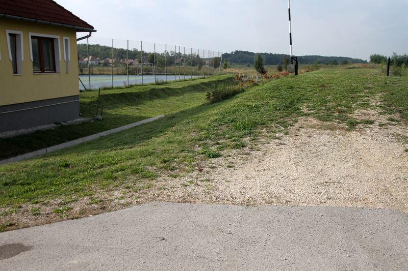 Illustration for article titled Revisiting the Small Village That Was Completely Devastated By Toxic Red Sludge